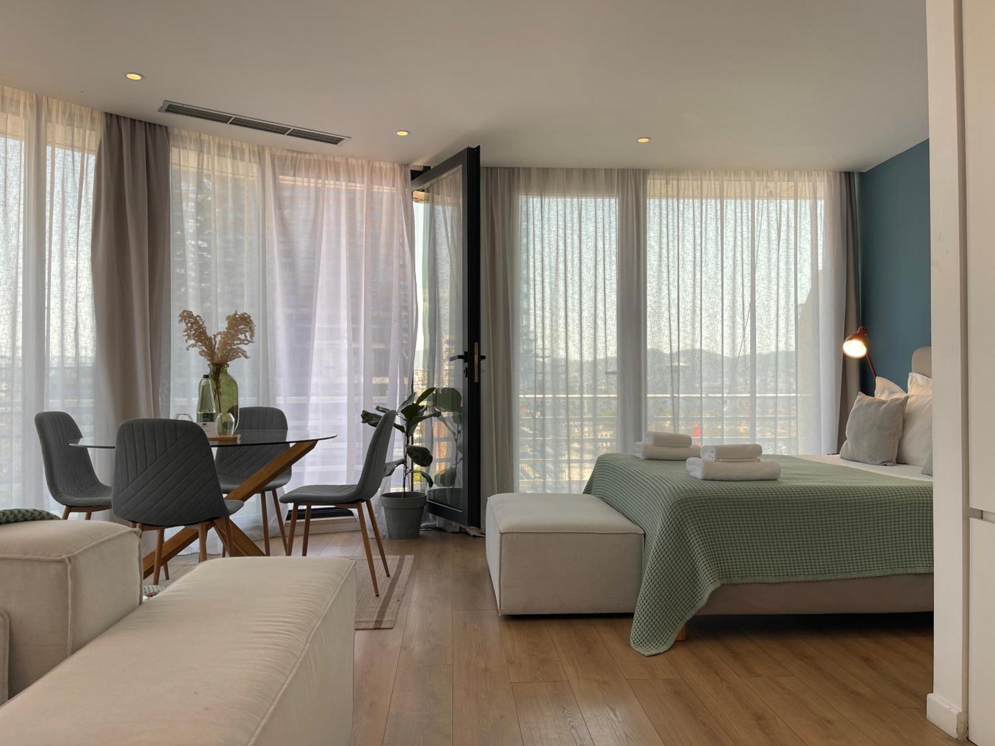 Rooftop Aparthotel *
